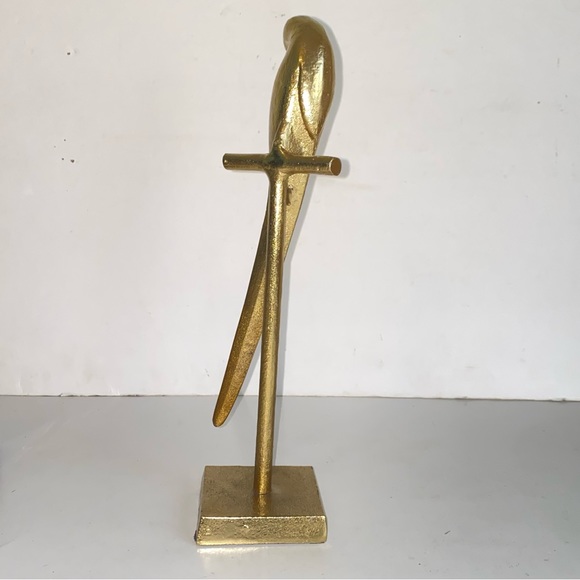 Vintage Gold Metal Parrot Bird On Perch 13" Table Top Sculpture - Picture 6 of 15